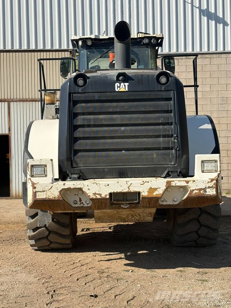 CAT 966 M Kolesni nakladalci