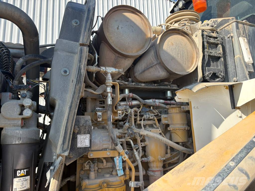 CAT 966 M Kolesni nakladalci