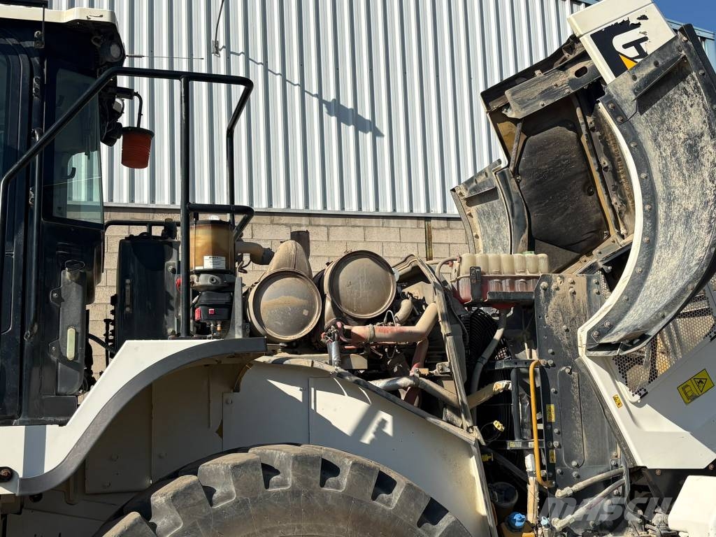 CAT 966 M Kolesni nakladalci