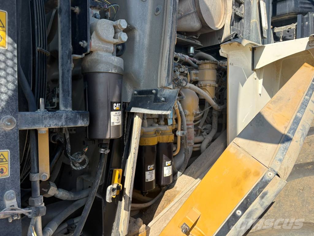 CAT 966 M Kolesni nakladalci
