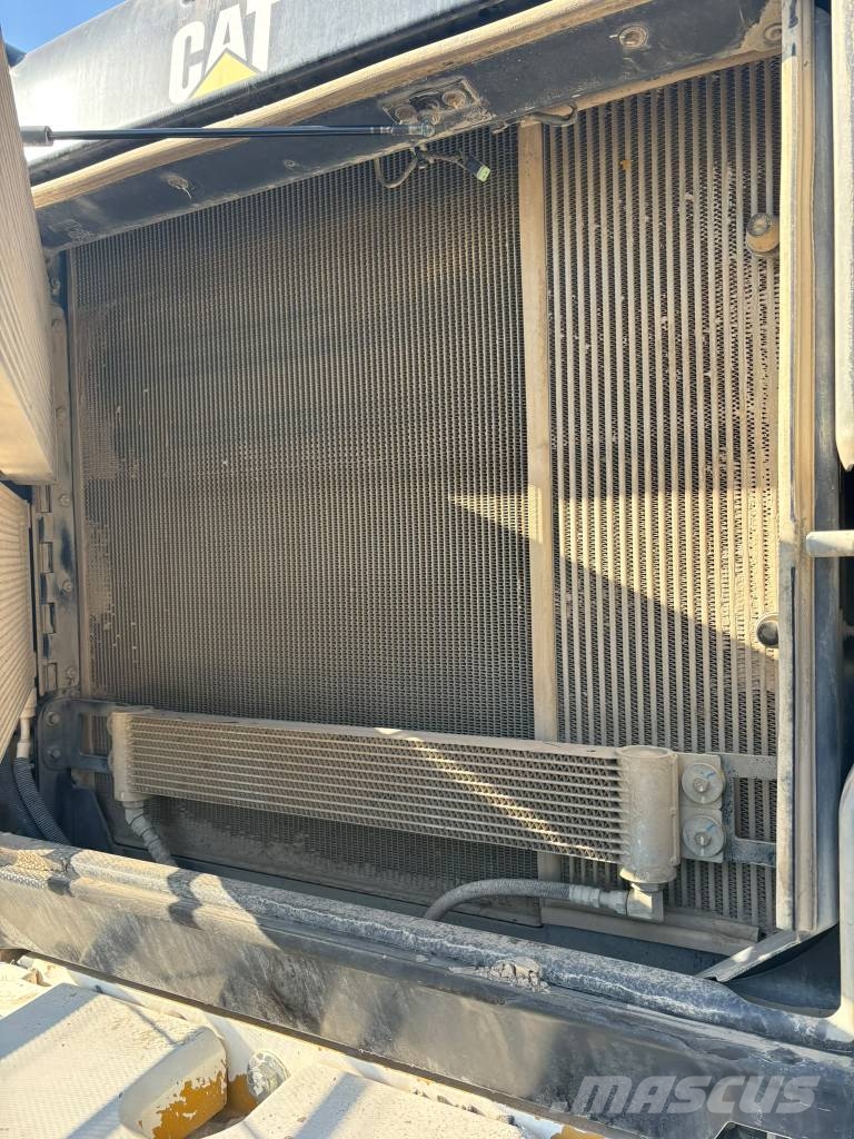 CAT 966 M Kolesni nakladalci