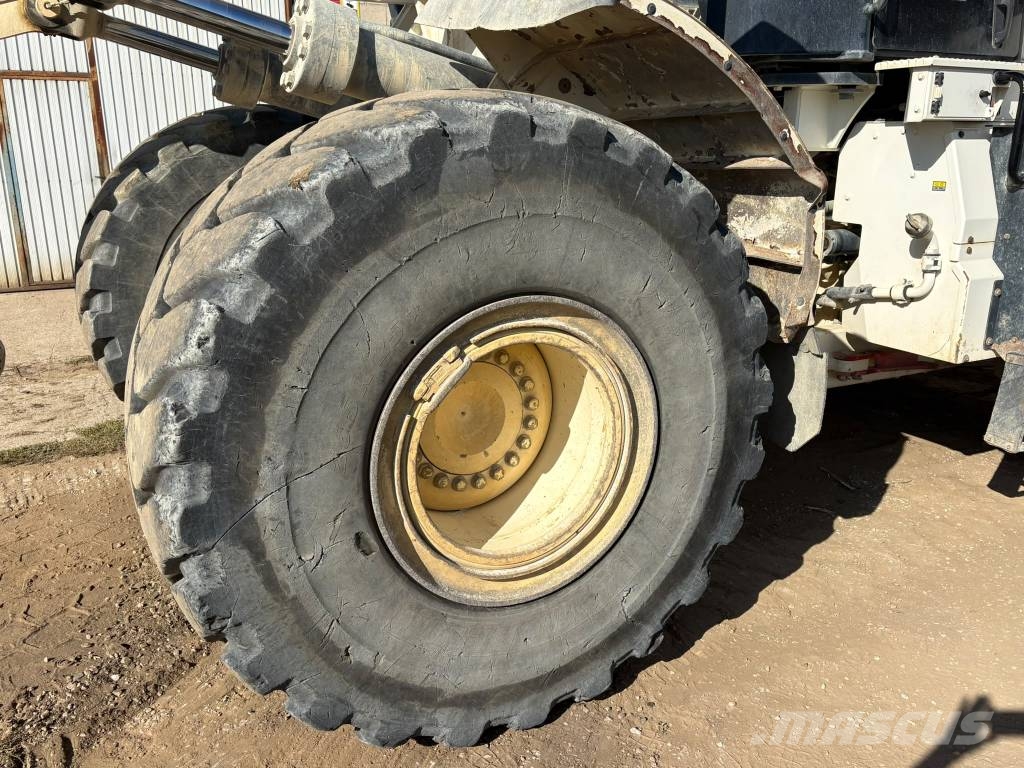 CAT 966 M Kolesni nakladalci