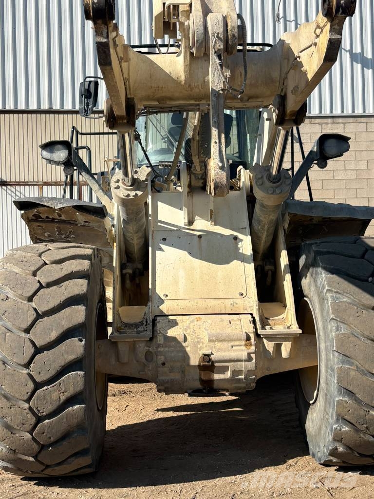 CAT 966 M Kolesni nakladalci
