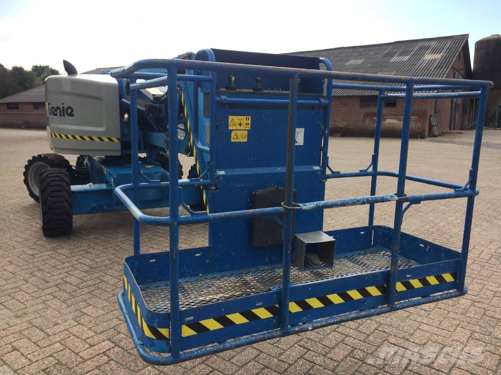 Genie Z 45/25 J Bomlifte med knækarm