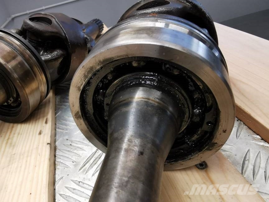 Manitou MLT 628 {Clark-Hurth} axle Axles