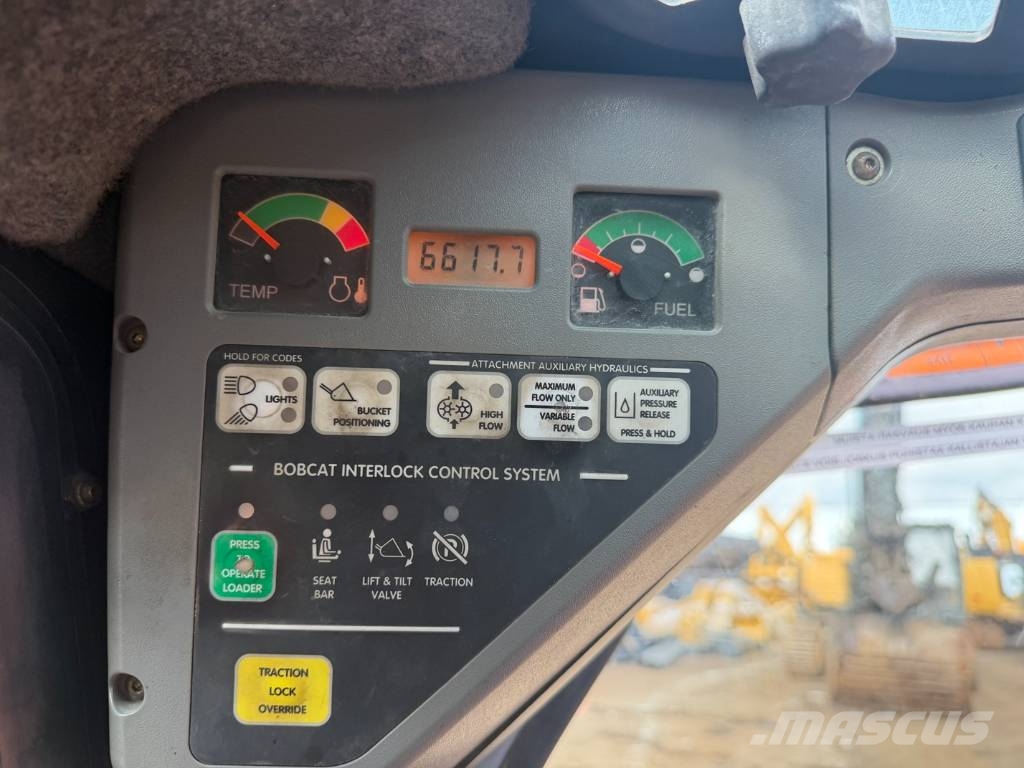 Bobcat 763 high flow Skid steer mini nakladalci