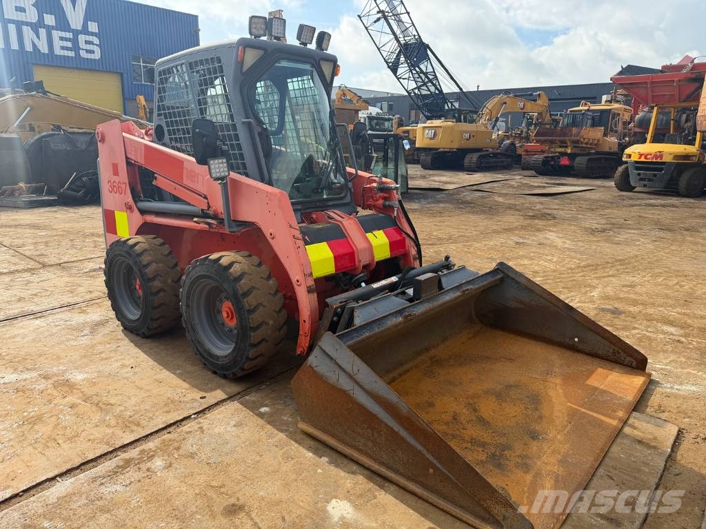 Bobcat 763 high flow Skid steer mini nakladalci