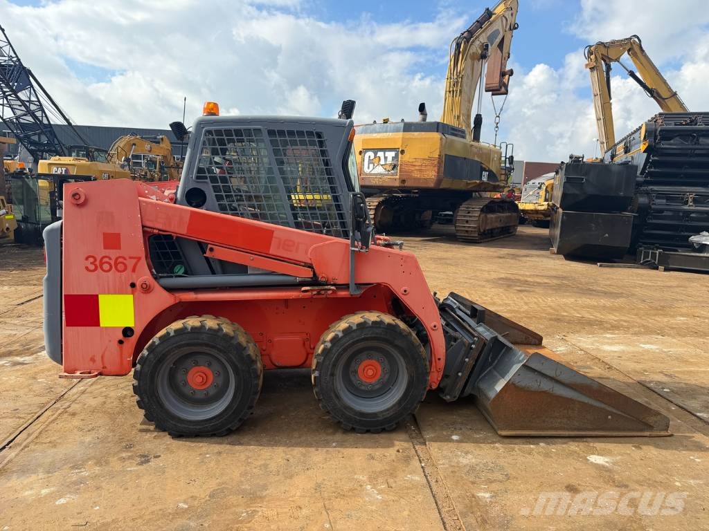 Bobcat 763 high flow Skid steer mini nakladalci