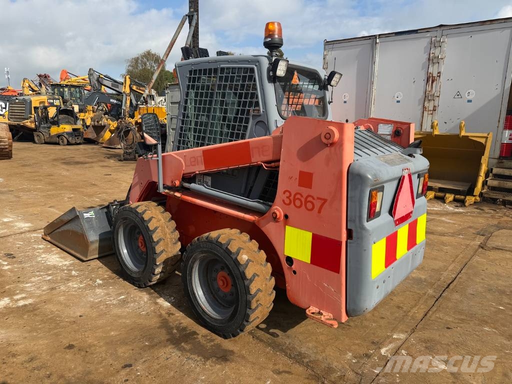 Bobcat 763 high flow Skid steer mini nakladalci