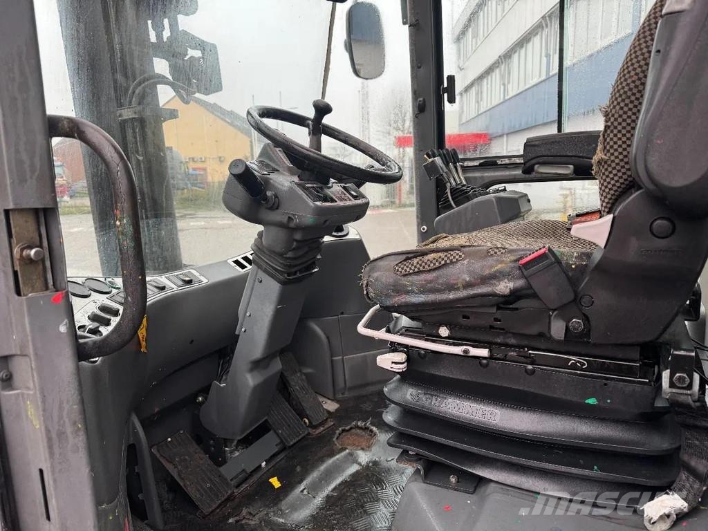 Kalmar DCF 80-9 8000 KG 2 STAGE MAST FORK POSITIONER DIES Dieselmotviktstruckar
