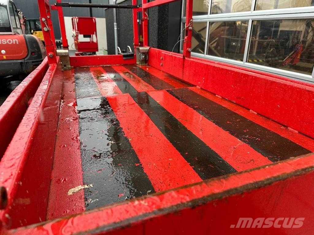 Holland Lift Ecostar HL-9710 Nůžková zvedací plošina