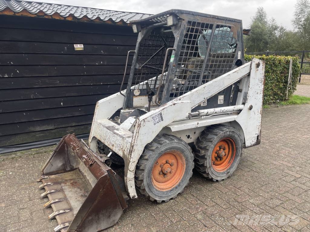 Bobcat 553 schranklader لوادر انزلاقية التوجيه
