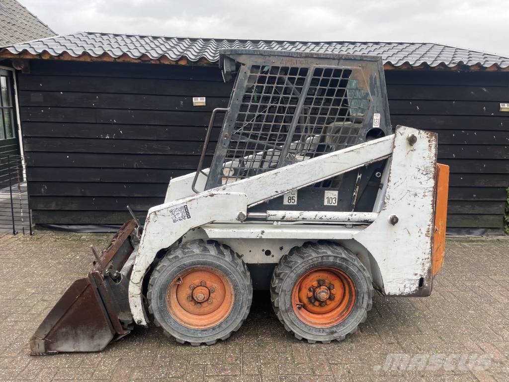 Bobcat 553 schranklader لوادر انزلاقية التوجيه