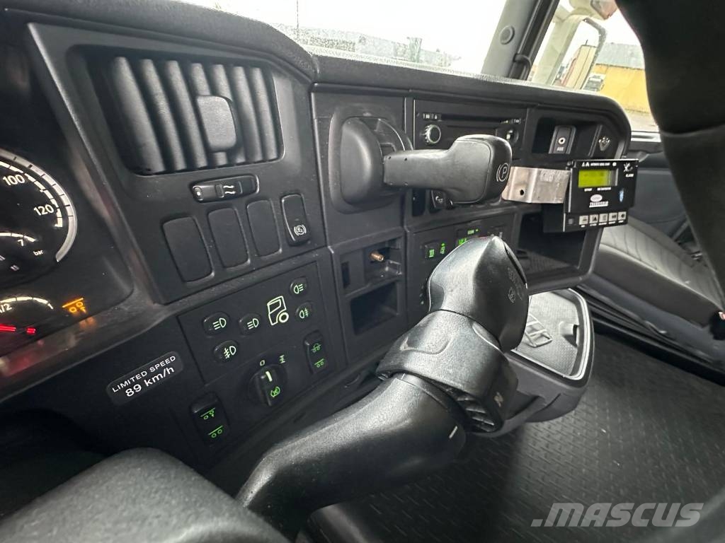 Scania R560LB6X2*4MNB Seria 1227 Kamioni hladnjače