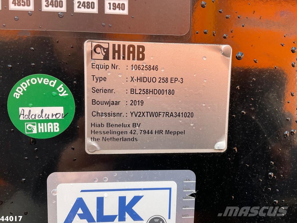 Volvo FM 420 8x2 Hiab 25 Tonmeter laadkraan + Welvaarts 吊鉤式起重車