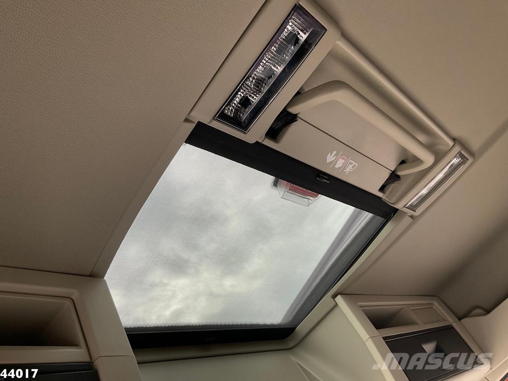 Volvo FM 420 8x2 Hiab 25 Tonmeter laadkraan + Welvaarts 吊鉤式起重車