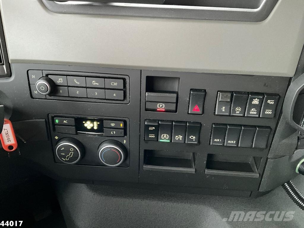 Volvo FM 420 8x2 Hiab 25 Tonmeter laadkraan + Welvaarts 吊鉤式起重車