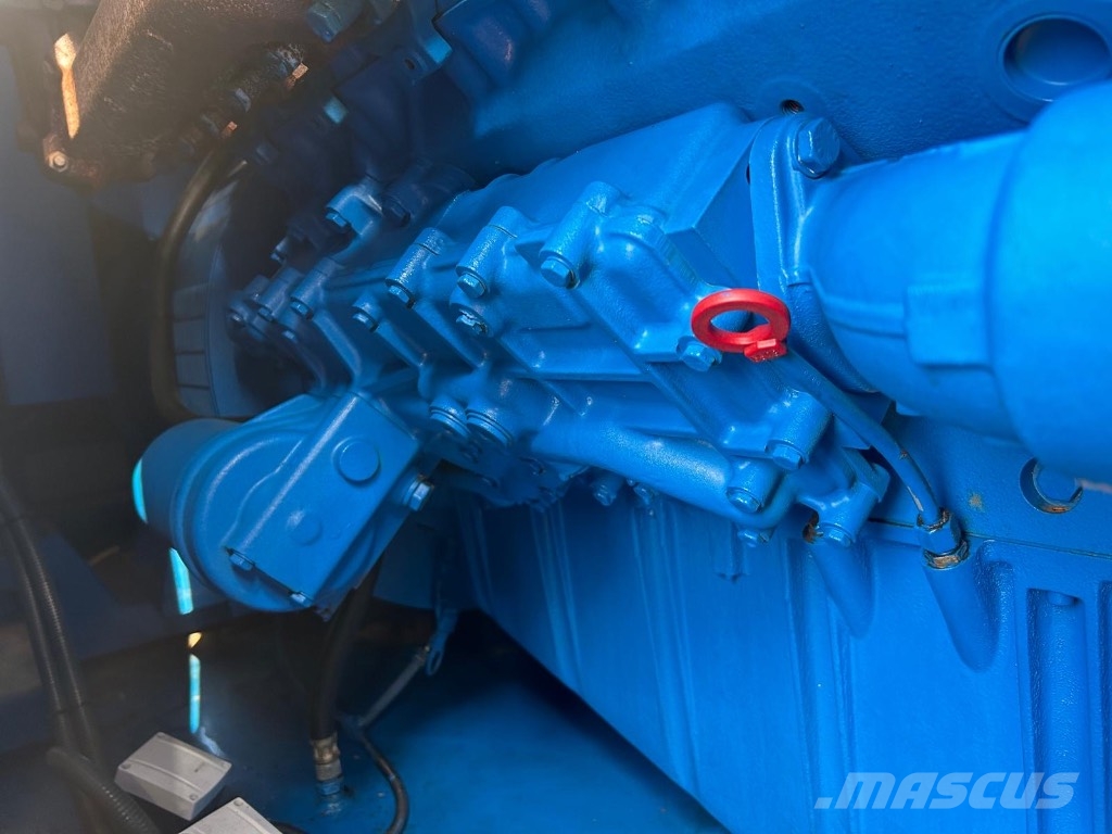 MAN 700 KVA Notstromaggregat 560 KW Generator 12 Dieselgeneratorer