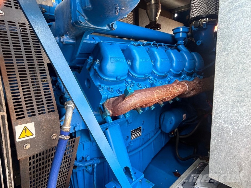 MAN 700 KVA Notstromaggregat 560 KW Generator 12 Dieselgeneratorer