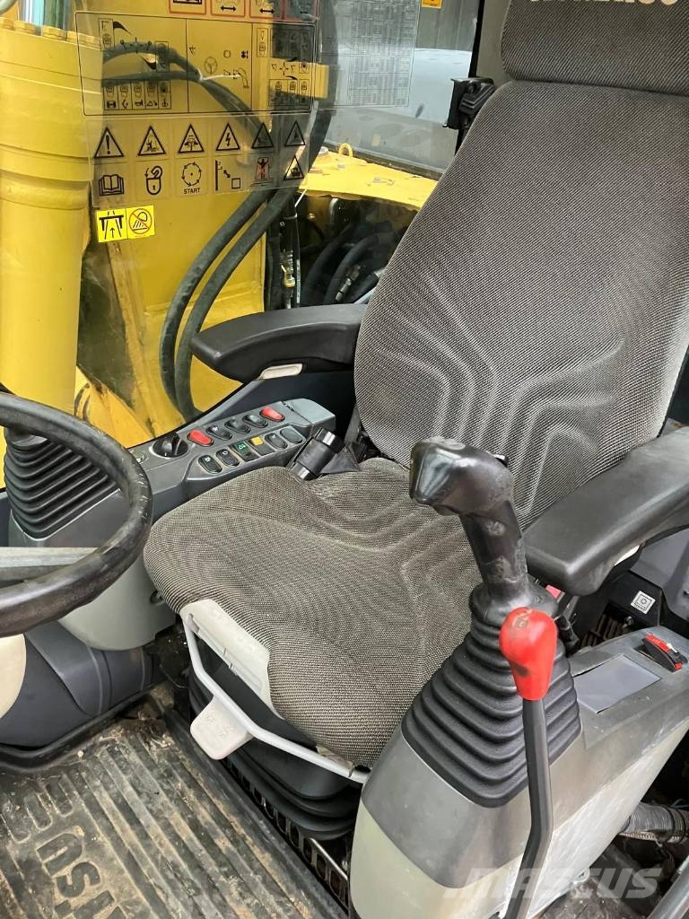 Komatsu PW148-8 Wielgraafmachines