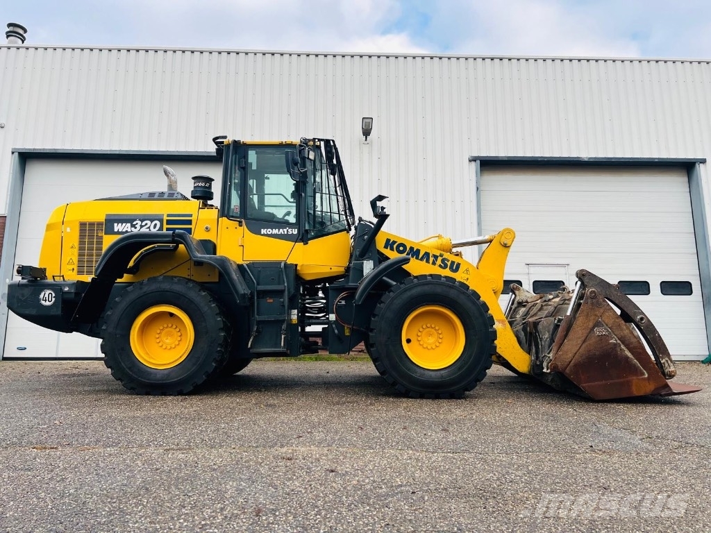 Komatsu WA 320-8 Колесни товарачи