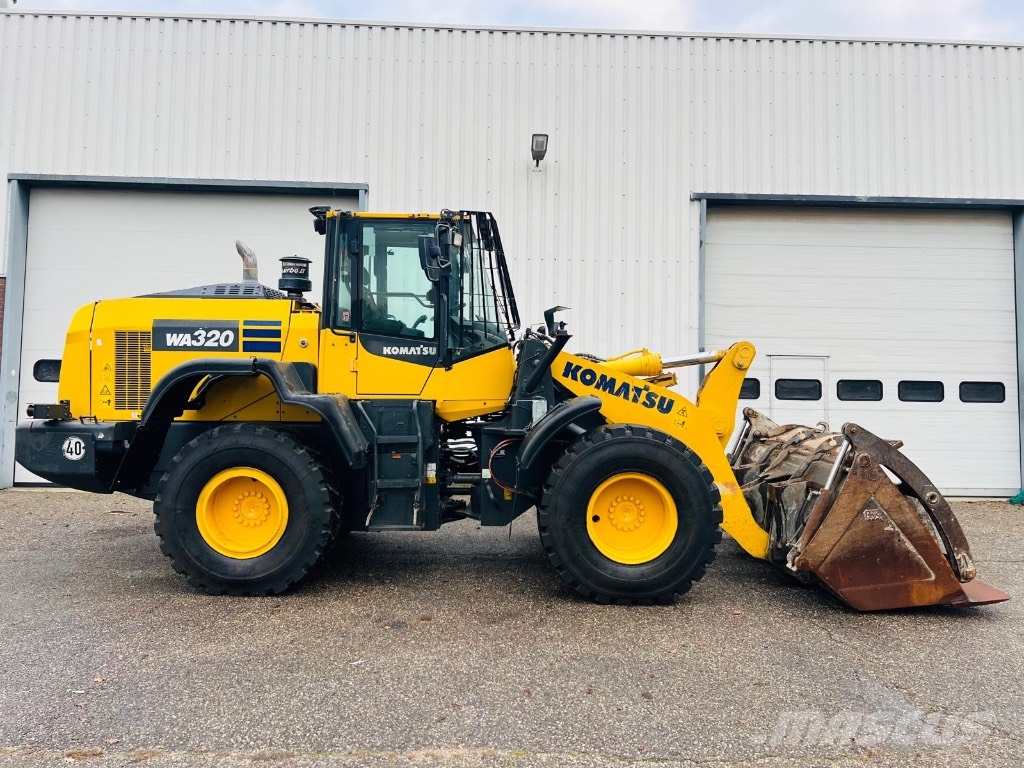 Komatsu WA 320-8 Колесни товарачи