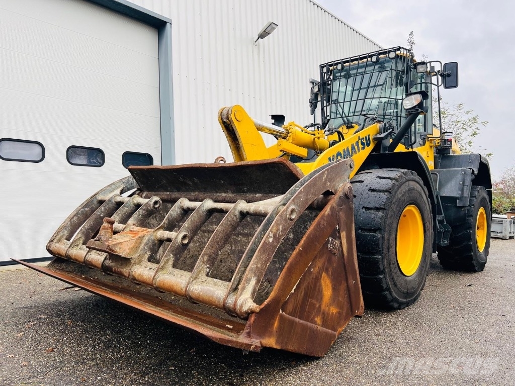 Komatsu WA 320-8 Колесни товарачи