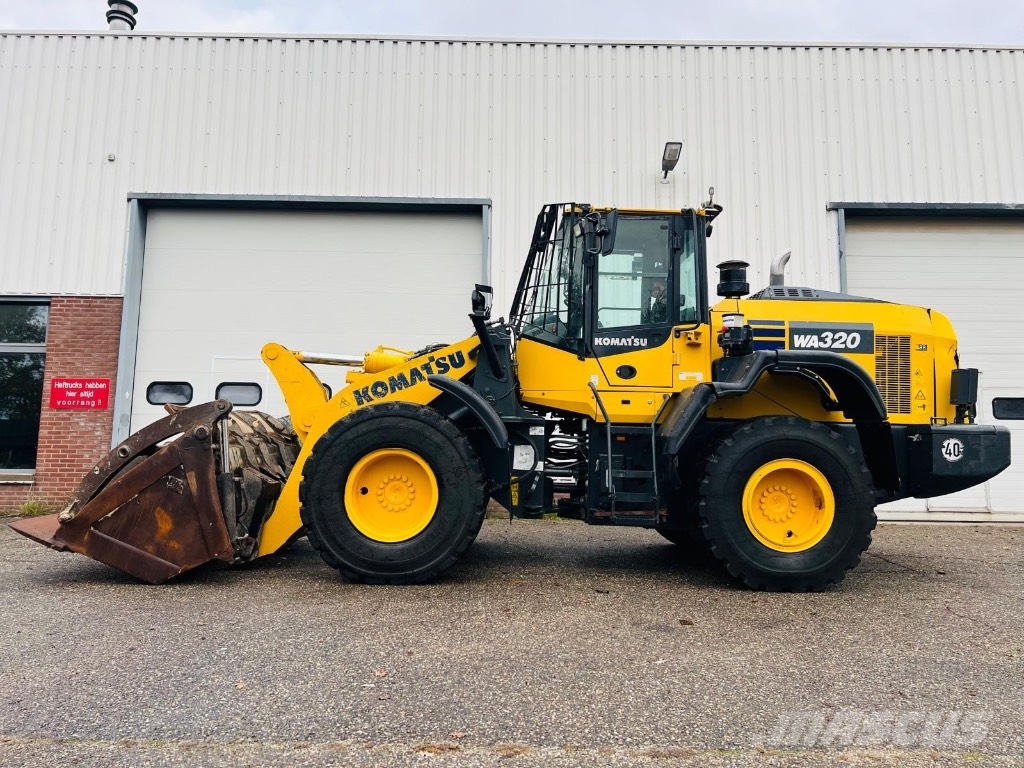 Komatsu WA 320-8 Колесни товарачи