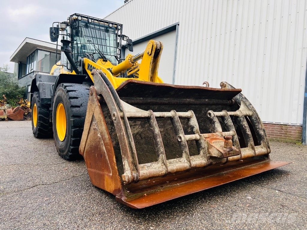 Komatsu WA 320-8 Колесни товарачи