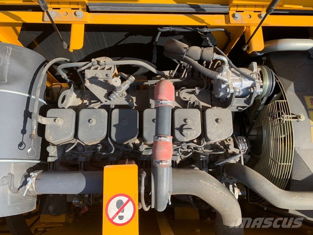 JCB 215LC NEW Raupenbagger