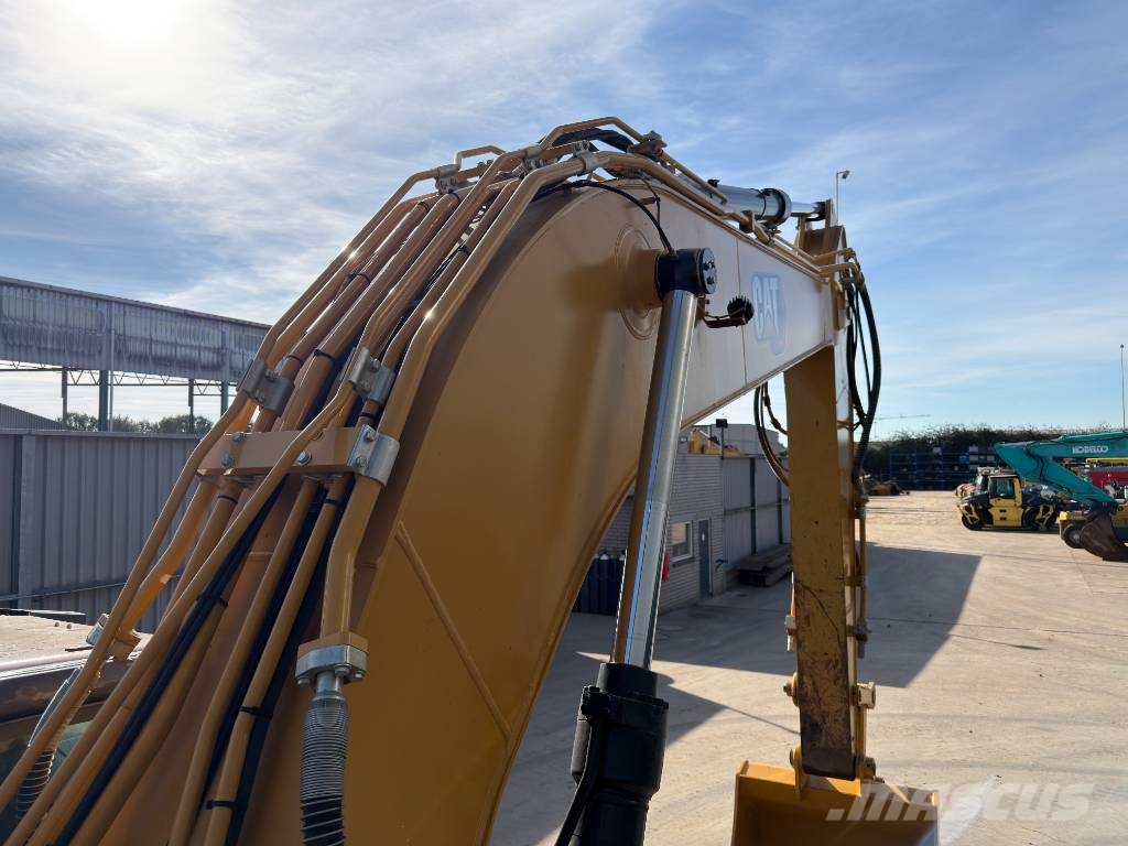 CAT 330 07B Rupsgraafmachines