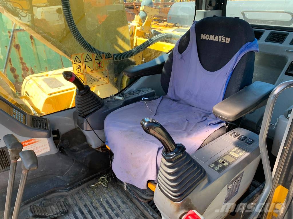 Komatsu PC 240 NLC-7K حفارات زحافة