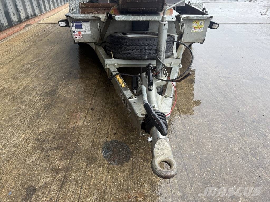 Hitachi ZX 19 U-5 1.9t mini excavator with Trailer حفارات صغيرة أقل من 7 طن (حفارات صغيرة)