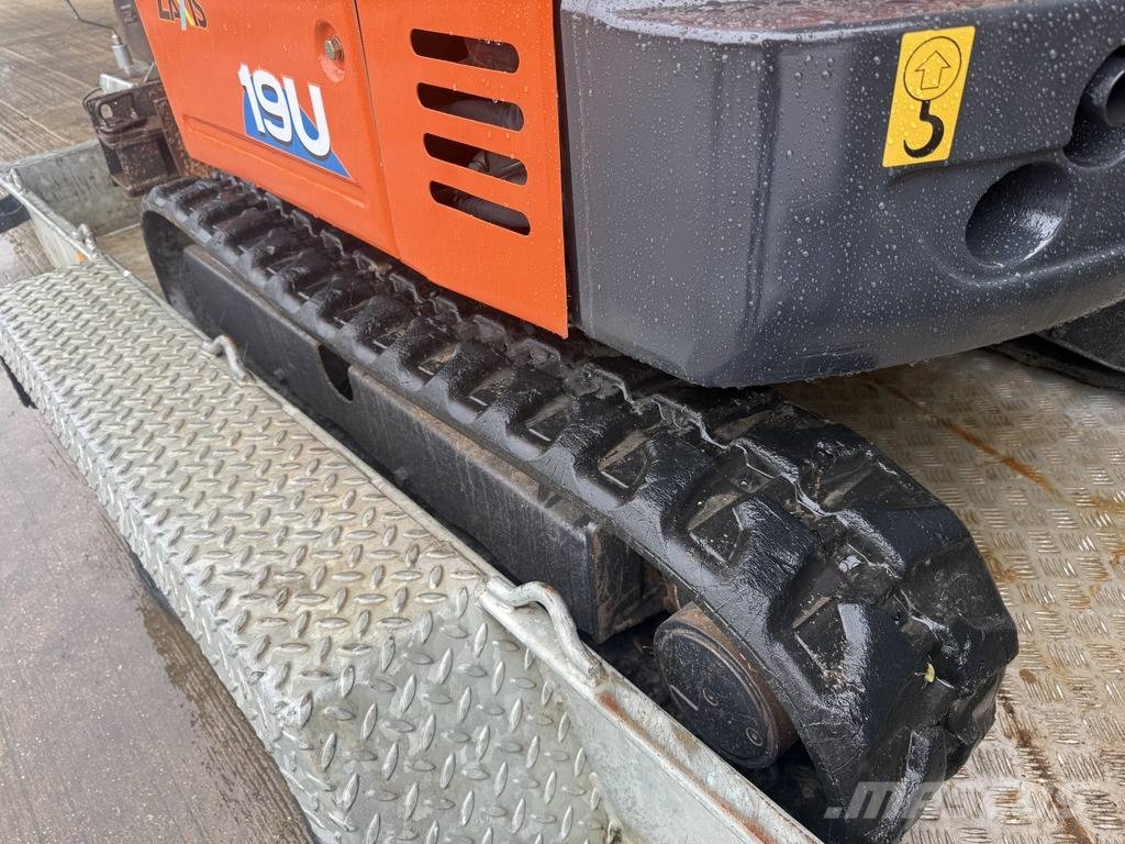 Hitachi ZX 19 U-5 1.9t mini excavator with Trailer حفارات صغيرة أقل من 7 طن (حفارات صغيرة)