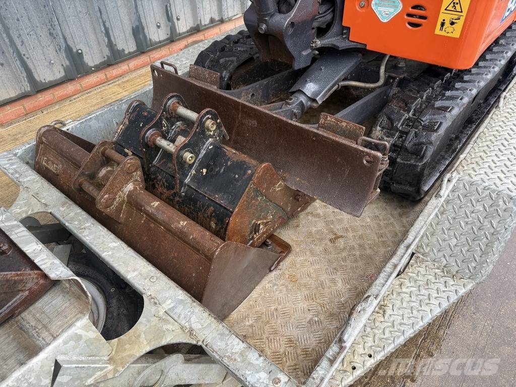Hitachi ZX 19 U-5 1.9t mini excavator with Trailer حفارات صغيرة أقل من 7 طن (حفارات صغيرة)