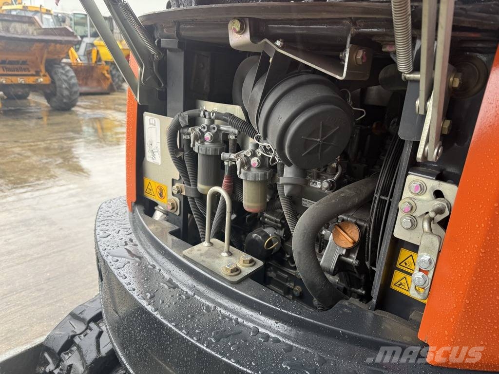 Hitachi ZX 19 U-5 1.9t mini excavator with Trailer حفارات صغيرة أقل من 7 طن (حفارات صغيرة)