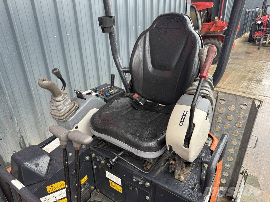 Hitachi ZX 19 U-5 1.9t mini excavator with Trailer حفارات صغيرة أقل من 7 طن (حفارات صغيرة)