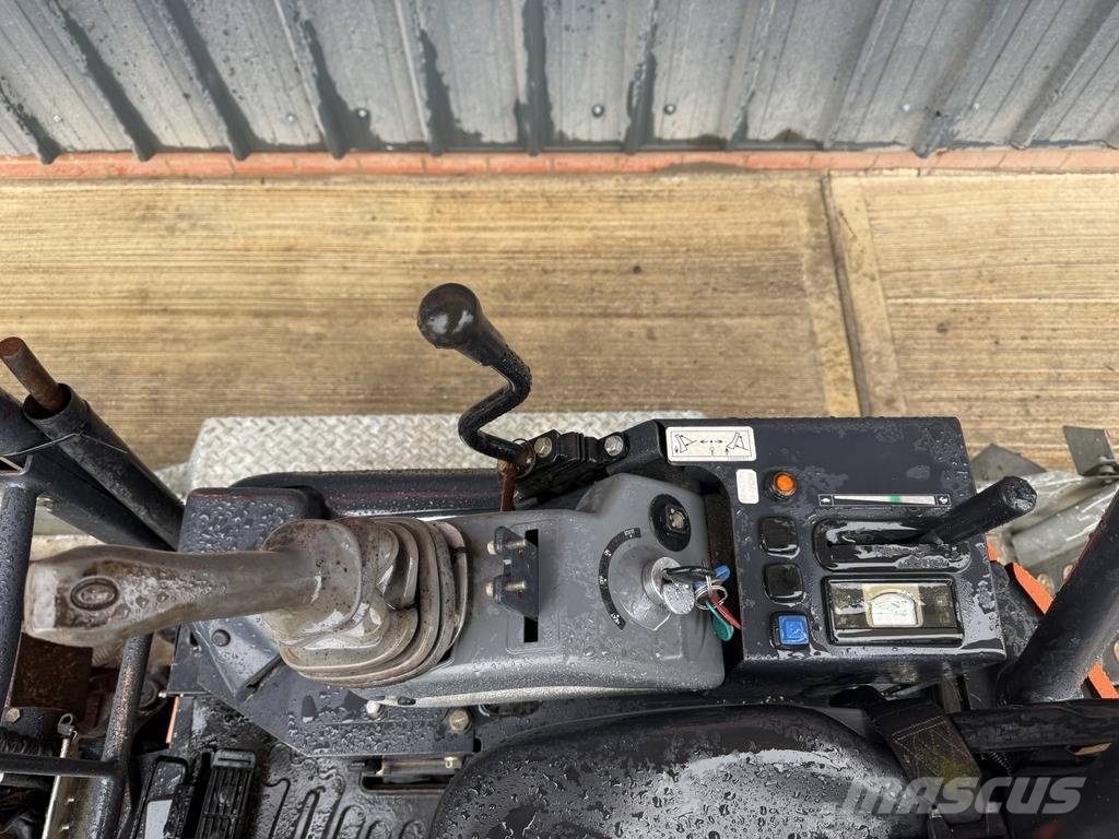 Hitachi ZX 19 U-5 1.9t mini excavator with Trailer حفارات صغيرة أقل من 7 طن (حفارات صغيرة)