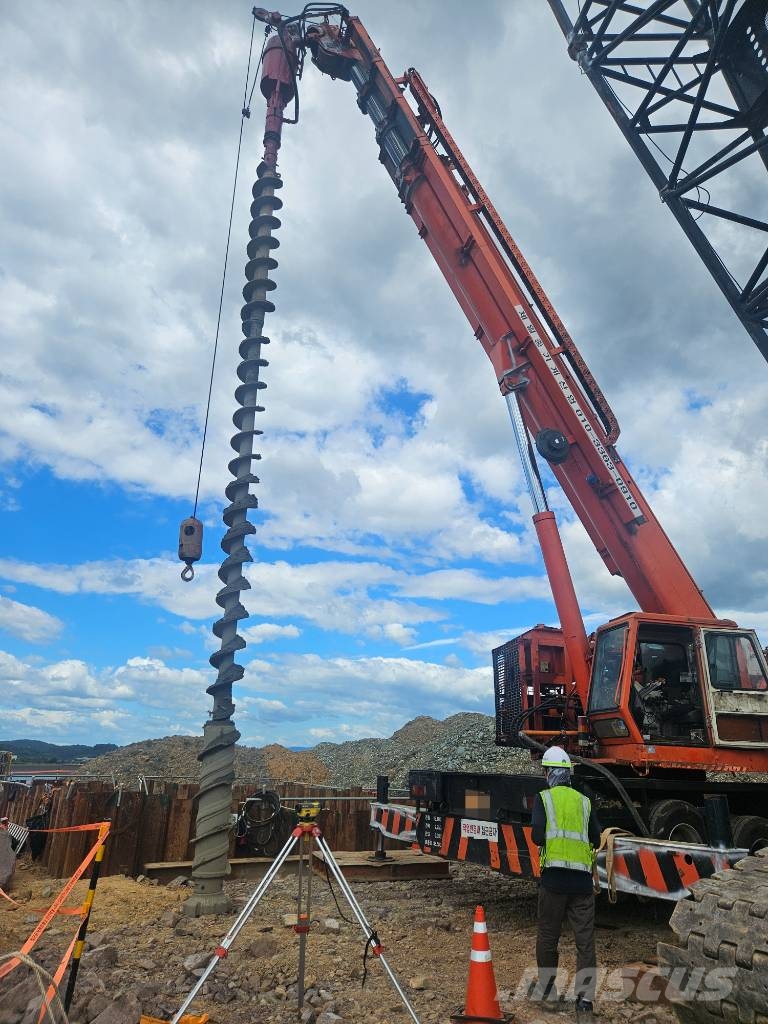 XCMG QY 50 自走式掘削トラック