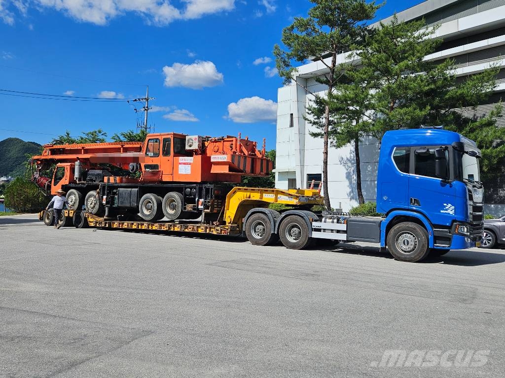 XCMG QY 50 自走式掘削トラック