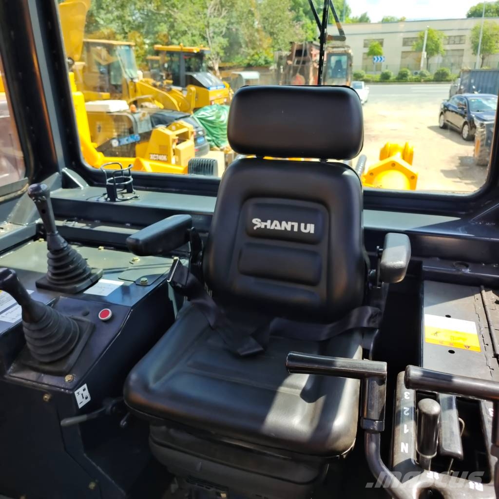 Shantui SD 32 Plenty of bulldozers for choose Crawler dozers