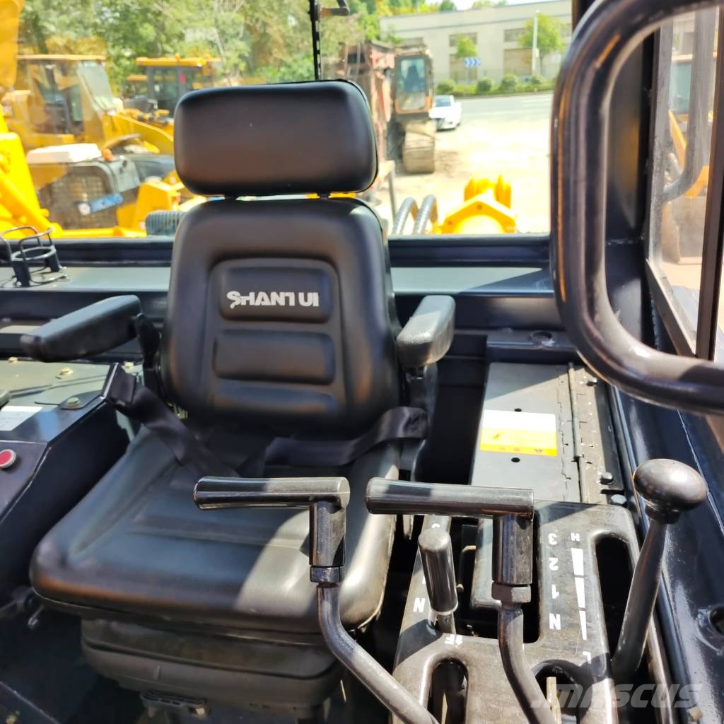Shantui SD 32 Plenty of bulldozers for choose Crawler dozers
