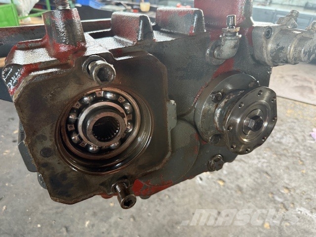 Atlas 1404 TRANSMISSION SVG أجهزة نقل