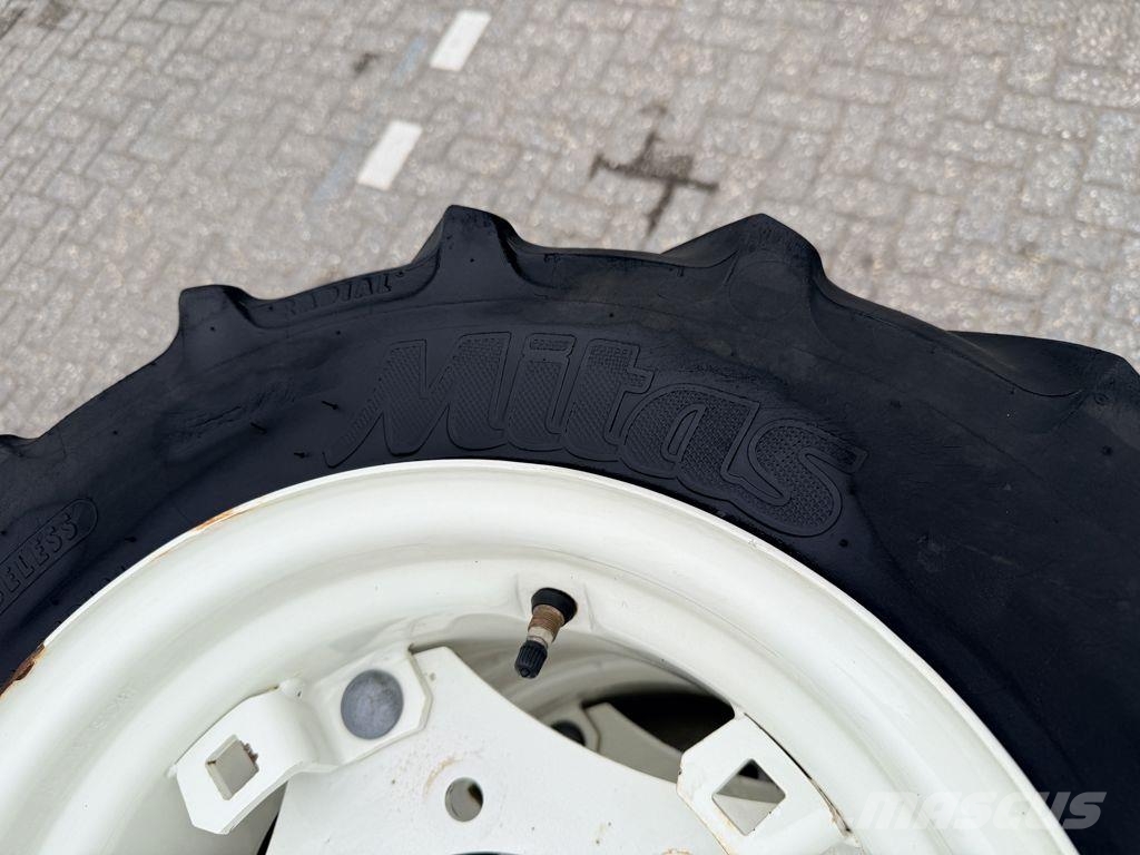 Mitas 360/70R24 & 240/70R16 Set Wielen Banden, wielen en velgen