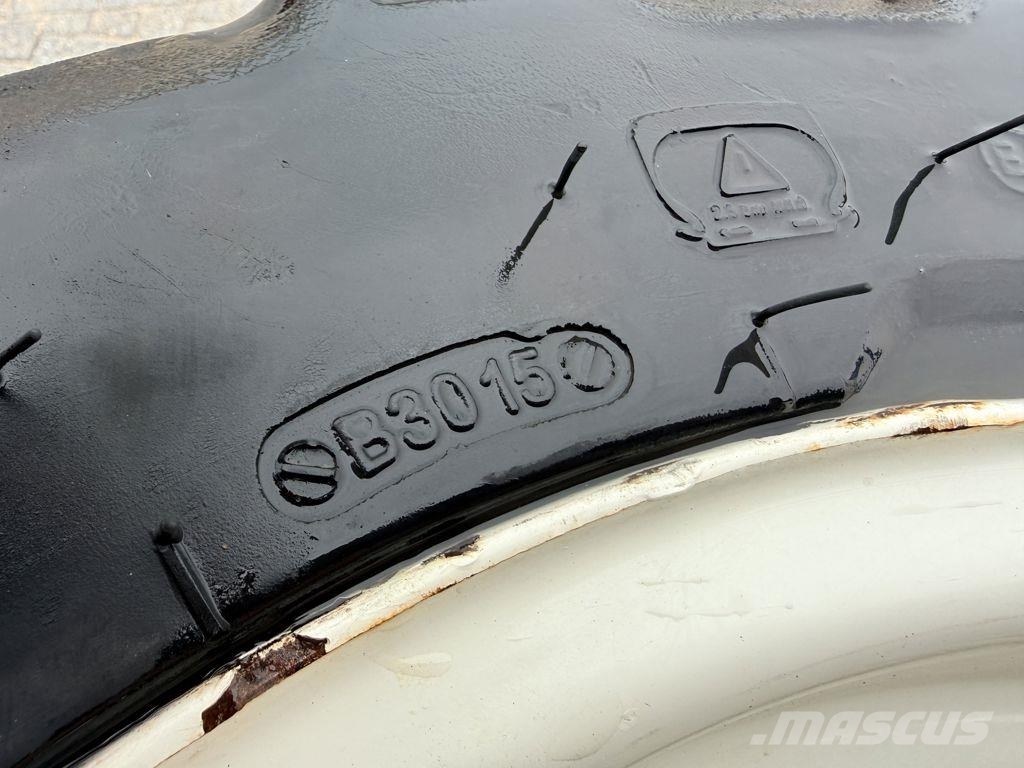 Mitas 360/70R24 & 240/70R16 Set Wielen Banden, wielen en velgen