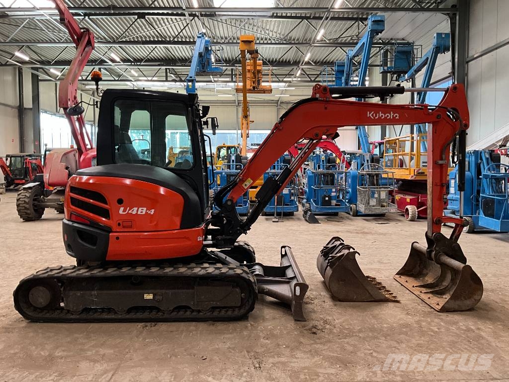 Kubota U 48-4 حفارات صغيرة أقل من 7 طن (حفارات صغيرة)