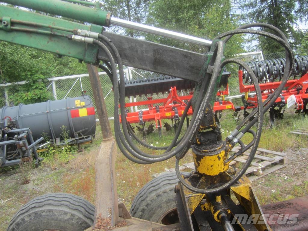 Kronos 2400 + metsävaunu Metsäperävaunut