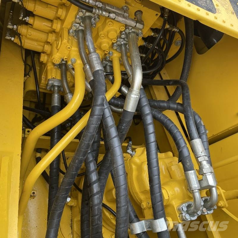 Komatsu PC 200 대형 굴삭기 29톤 이상