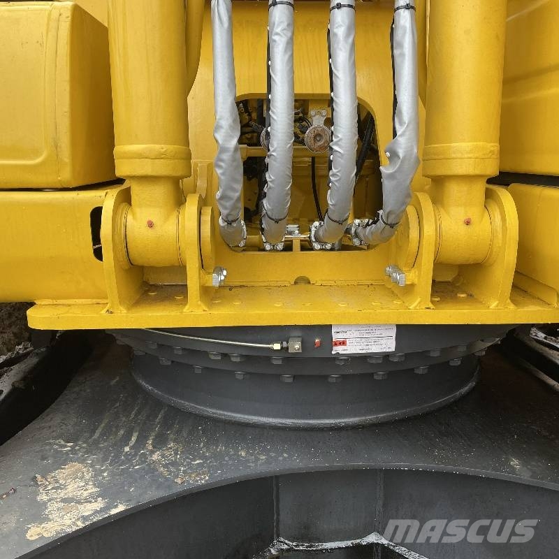 Komatsu PC 200 대형 굴삭기 29톤 이상