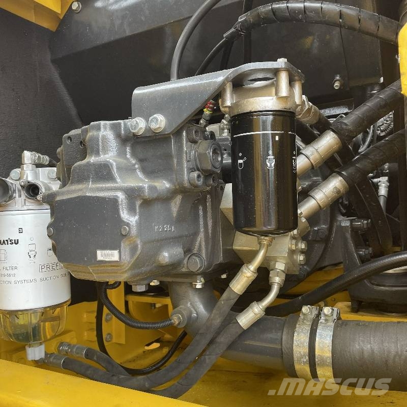 Komatsu PC 200 대형 굴삭기 29톤 이상